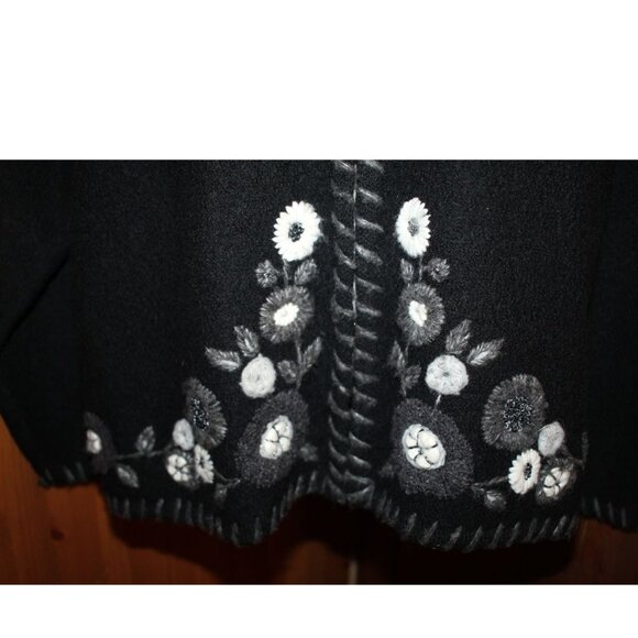 Sarah Spencer Woman 100% Wool Cardigan with Yarn Embellishment Plus 3X - Picture 5 of 11